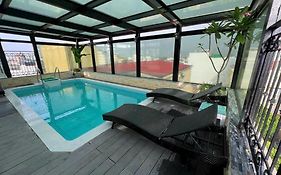 Skylark Boutique Hotel